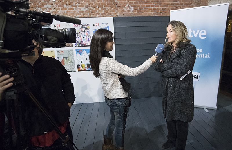 Odile Rodríguez de la Fuente, entrevistada por la cámara de TVE