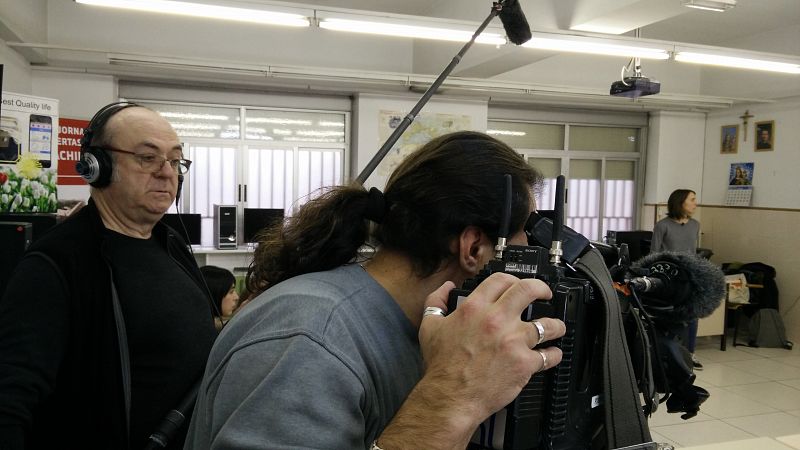 Jesús Navarro y José Sierra grabando en el taller de los salesianos de Atocha