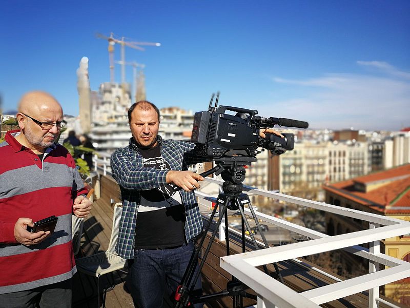 Grabando en la terraza de Cloud Coworking en Barcelona