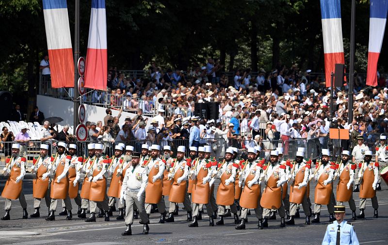 La Legión Extranjera en el desfile militar del 14 de julio