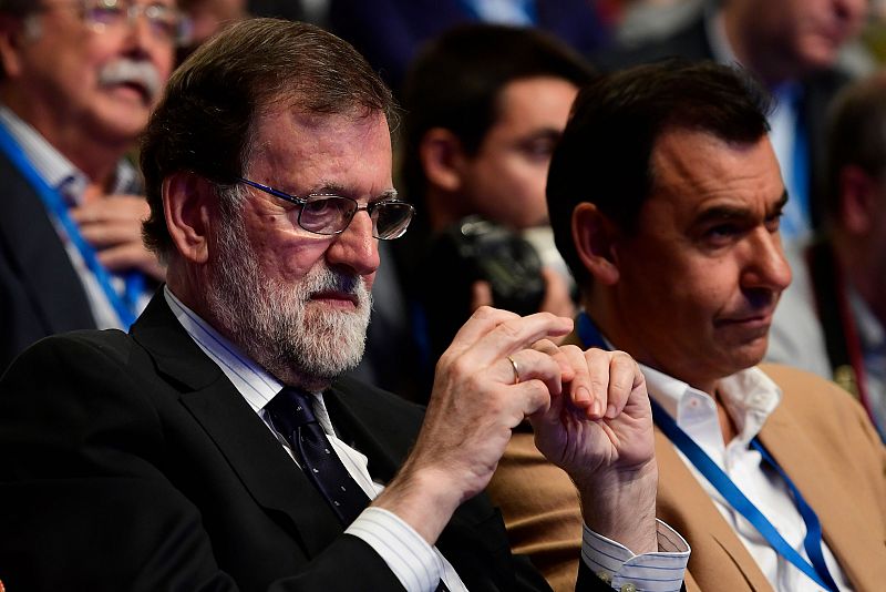 El presidente del PP, Mariano Rajoy, junto a Fernando Martínez Maillo, coordinador general del partido