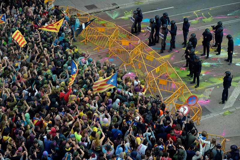 Los estudiantes se manifiestan en Barcelona por el 1-O