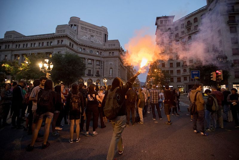 Estudiantes se manifiestan en Barcelona po el 1-O