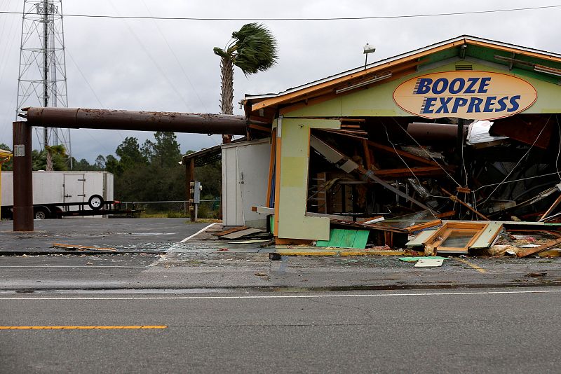 Un negocio arrasado por el ciclón en Panama Beach