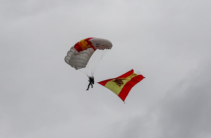 Descenso de un paracaidista