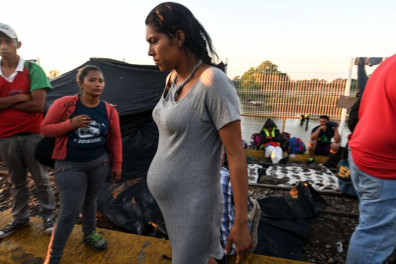 Migrantes hondureños en caravana a EE. UU.