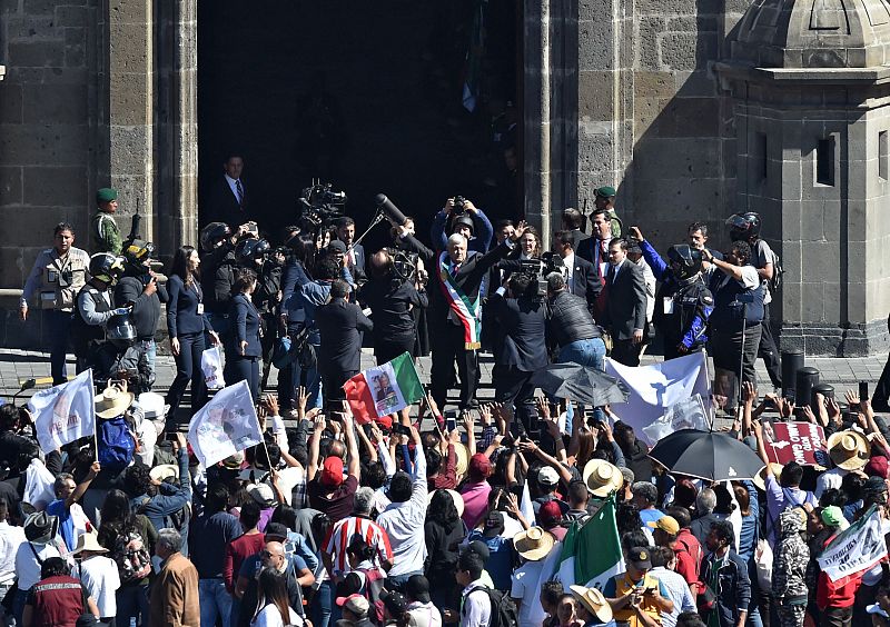 López Obrador llega al Palacio Nacional