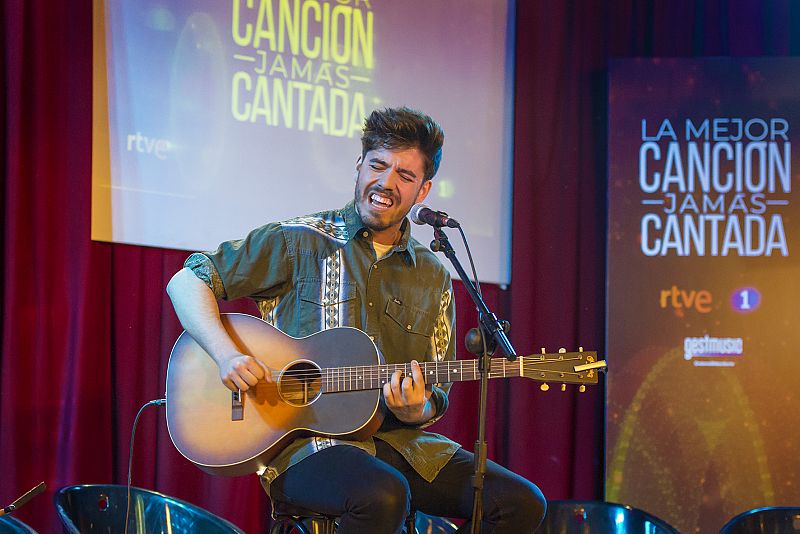 Roi ha actuado en directo en la presentación de 'La mejor canción jamás cantada'