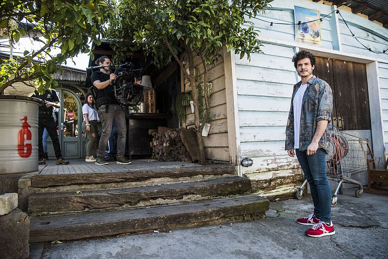 Miki durante el rodaje del videoclip de 'La venda'