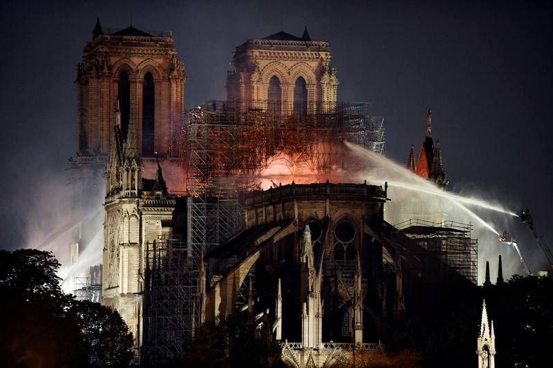 Arde Notre Dame, símbolo de París y del arte gótico