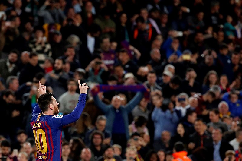 Messi celebra el gol que dio la Liga al Barça