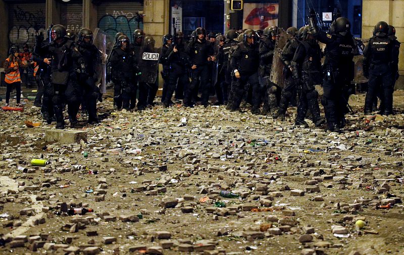 Los disturbios vuelven a las calles de Barcelona marcados por la Huelga general.