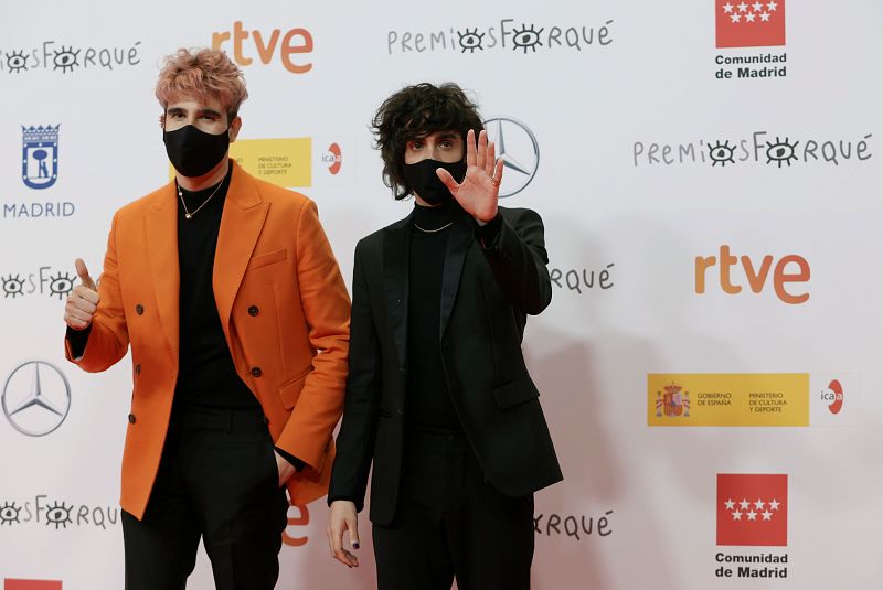 Javier Calvo y Javier Ambrossi a su llegada a la gala de entrega de los Premios Forqué.