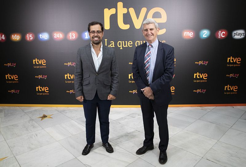 Eduardo Carazo (PP) junto al presidente de RTVE, José Manuel Pérez Tornero