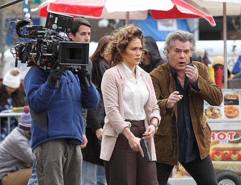 Los actores Jennifer Lopez y Ray Liotta en el set 'Shades Of Blue' en la Ciudad de Nueva York.