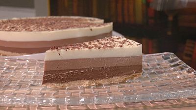 Receta de tarta de tres chocolates: fácil, deliciosa y cremosa