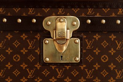 Doscientos homenajes en forma de maleta por el bicentenario de Louis Vuitton