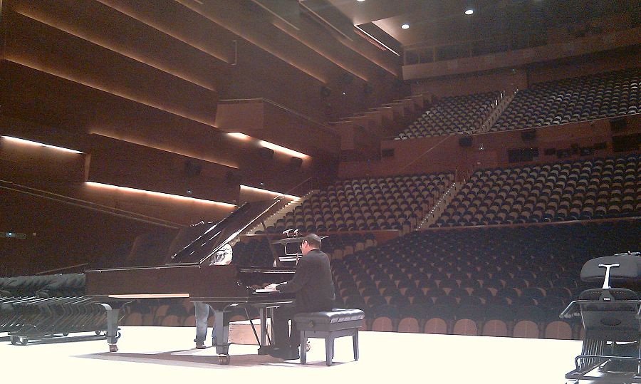 Escuchando a Michel Camilo durante un ensayo