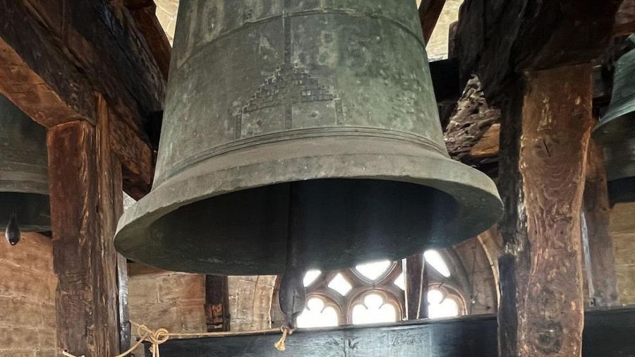 Segura silencia de noche sus campanas