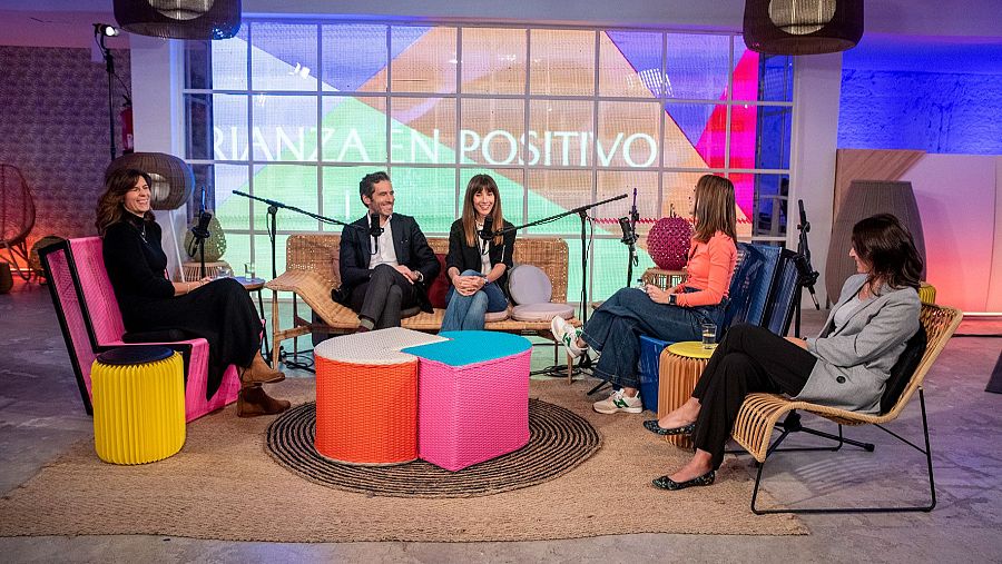 Diana Jimenez, Borja Semper, Barbara Goenaga, Julia Valera y Mariana Capurro