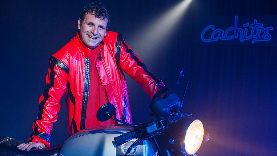 Ángel Carmona viaja a los 90 en 'Cachitos'