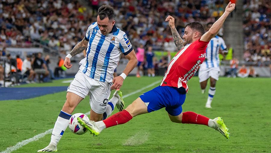 Javi Galán durante un partido con el Atlético