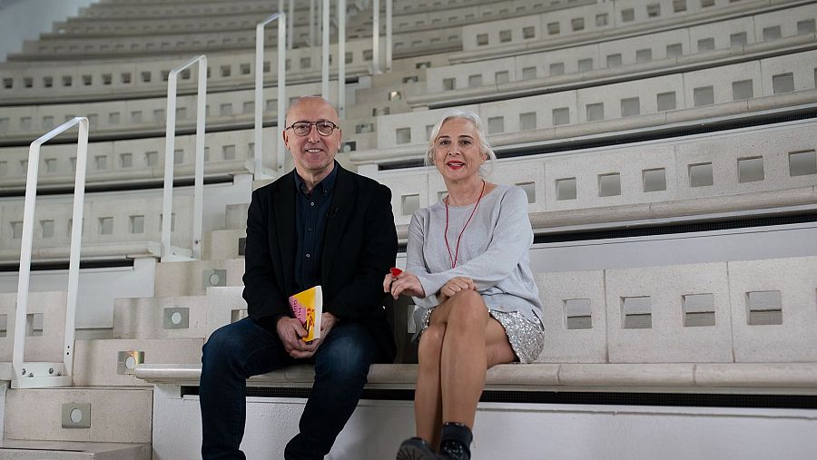 Óscar López y Mariola Cubells, durante la entrevista en el MNAC