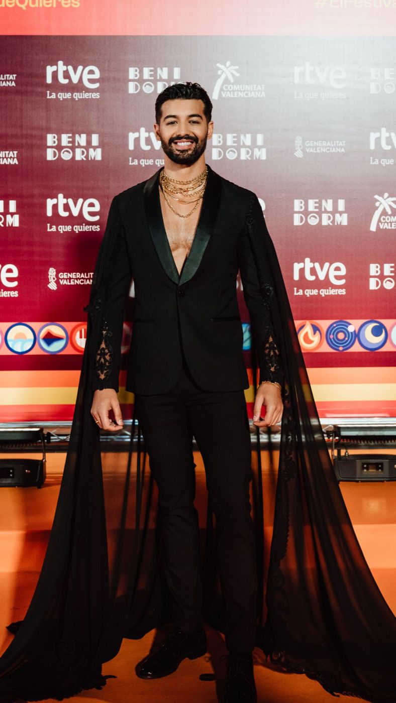 Jorge González, muy flamenco en la Alfombra naranja del BFEST24