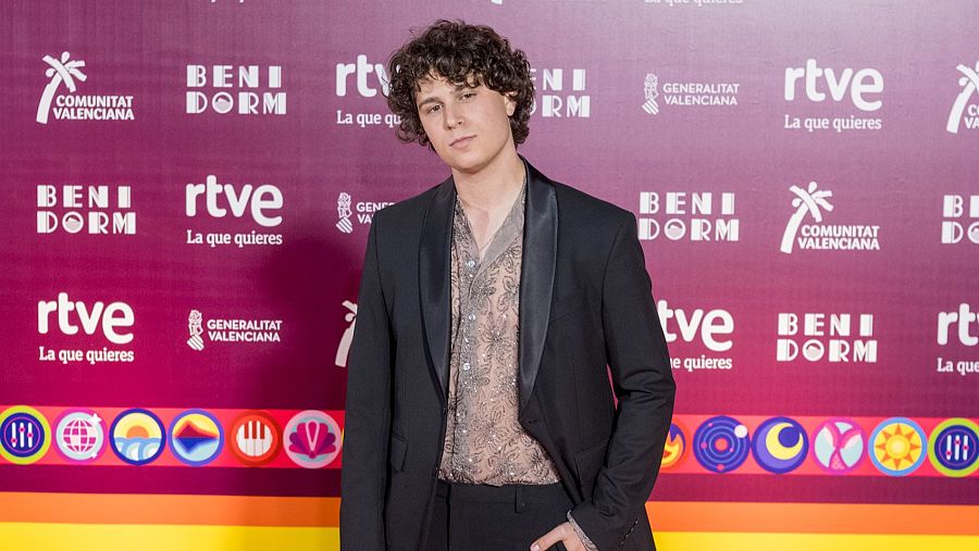 Roger Padrós en la alfombra naranja