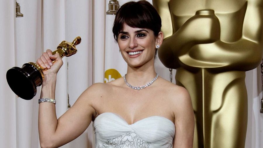 Penélope Cruz con el Oscar por 'Vicky, Cristina, Barcelona'