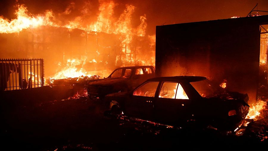 Decretado el estado de excepción en Chile por múltiples incendios
