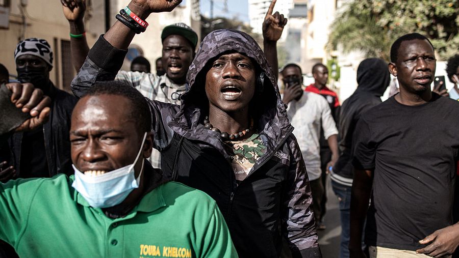 Varios manifestantes durante una protesta en Dakar, Senegal