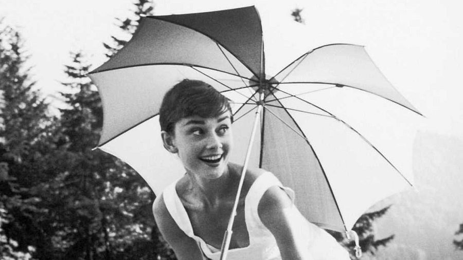 Imagen de la actriz Audrey Hepburn muchos años antes de protagonizar la película 'My Fair Lady'