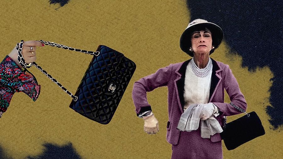 Diseños emblemáticos de Coco Chanel como el bolso acolchado 2.55 o el traje de tweed