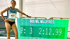 Alejandra Gálvez bate el récord del mundo máster de 800m F45.