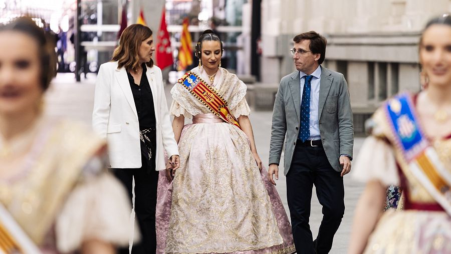 Madrid celebra su primera mascletá pese a la polémica