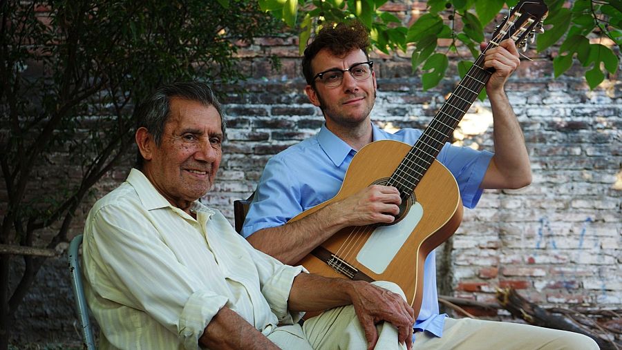 Pepe Lorente, como Mauricio Aznar y Cuti Carabajal en 'La estrella azul'