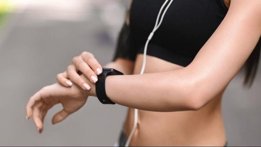 Realitza un seguiment dels teus moviments, passos, freqüència cardíaca i recuperació