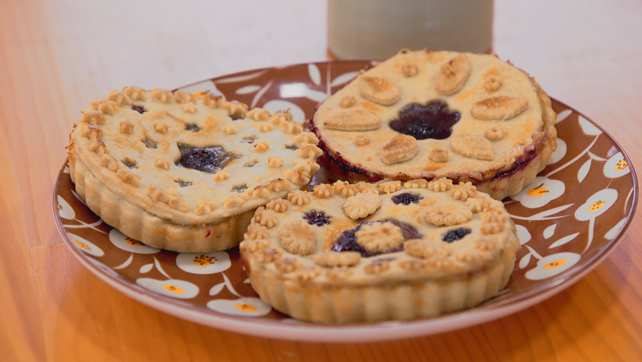 Imagen de las tartaletas de manzana de Ana Boyer en 'Bake Off: Famosos al horno'