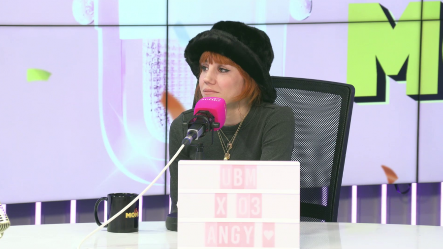 Angy Fernández, emocionada durante el tercer programa de 'Un buen momento'