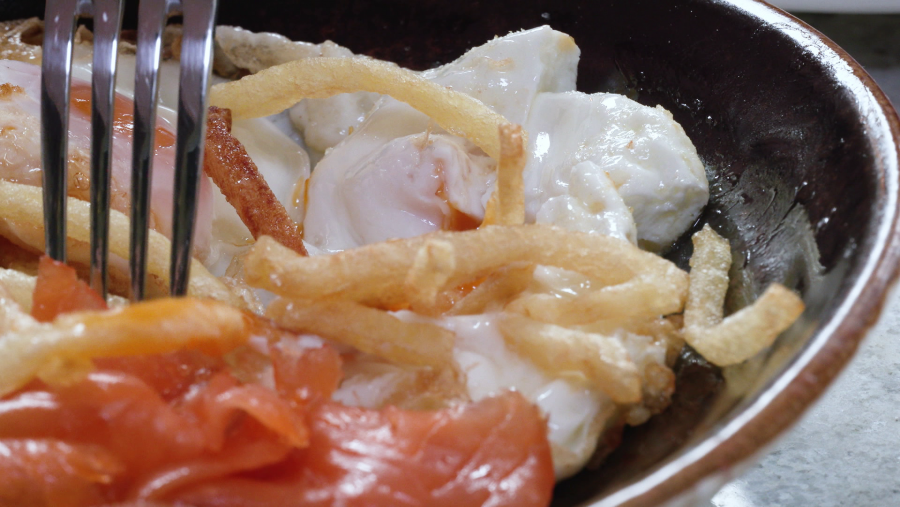 La receta más fácil, rápida y deliciosa con salmón, huevos y patatas