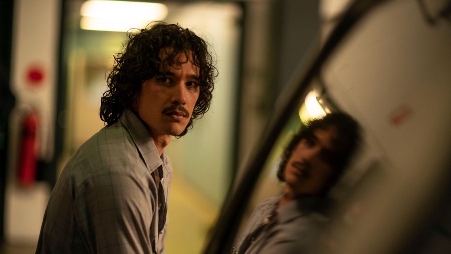 Chai Hansen es Tim Ahern