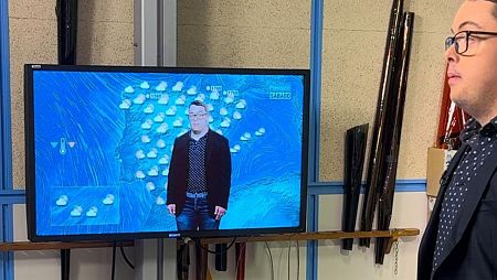 Fausto dando el tiempo