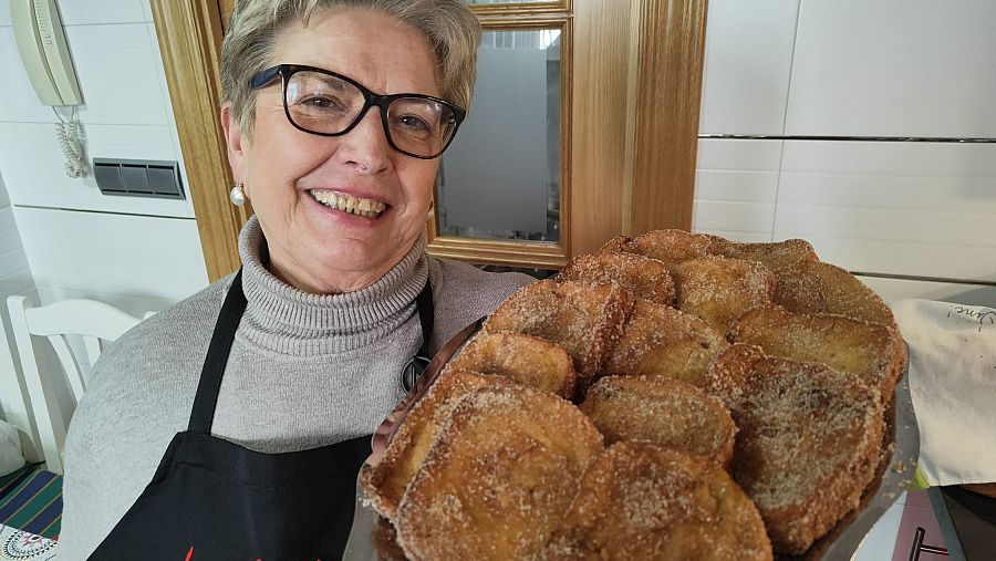 Adoración con el plato de torrijas