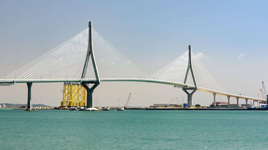 Duques de alba alrededor del pilar del puente: solución para haber evitado la catástrofe de Baltimore