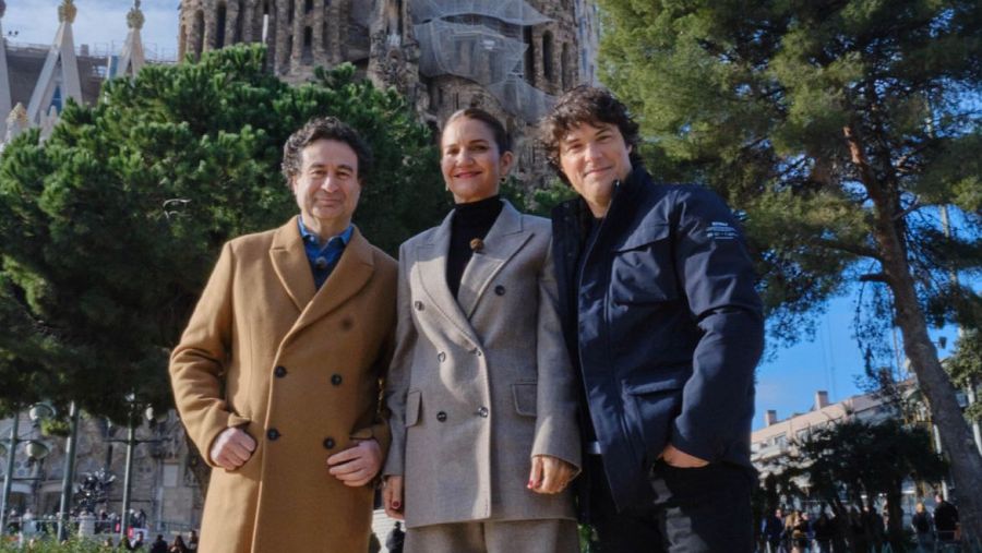 Los jueces, preparando la prueba delante de la Sagrada Familia