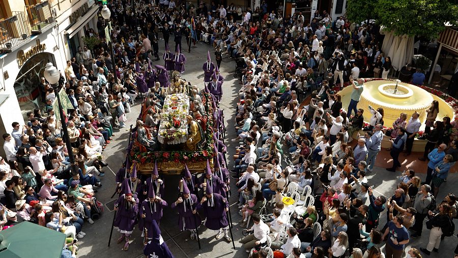 Calle llena de Murcia durante la procesión de Los Salzillos