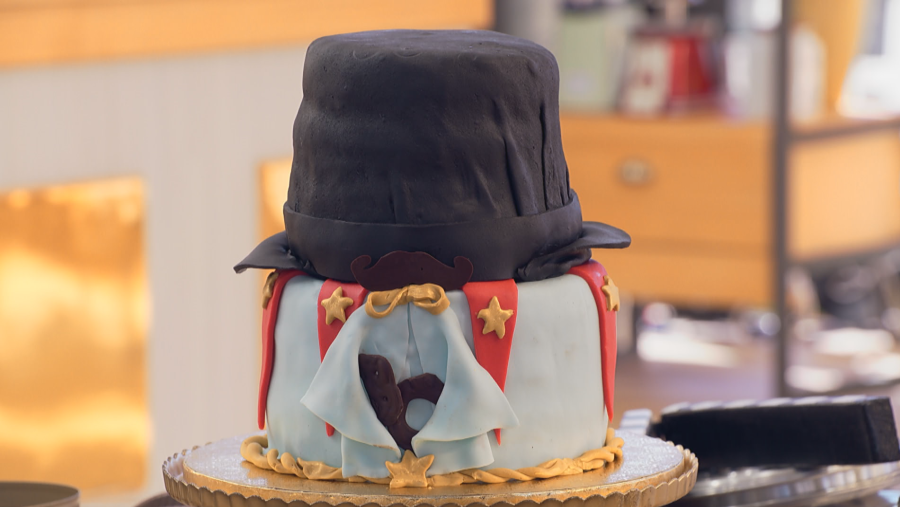 Imagen de 'El gran showman' de Blas Cantó en 'Bake Off: Famosos al horno'