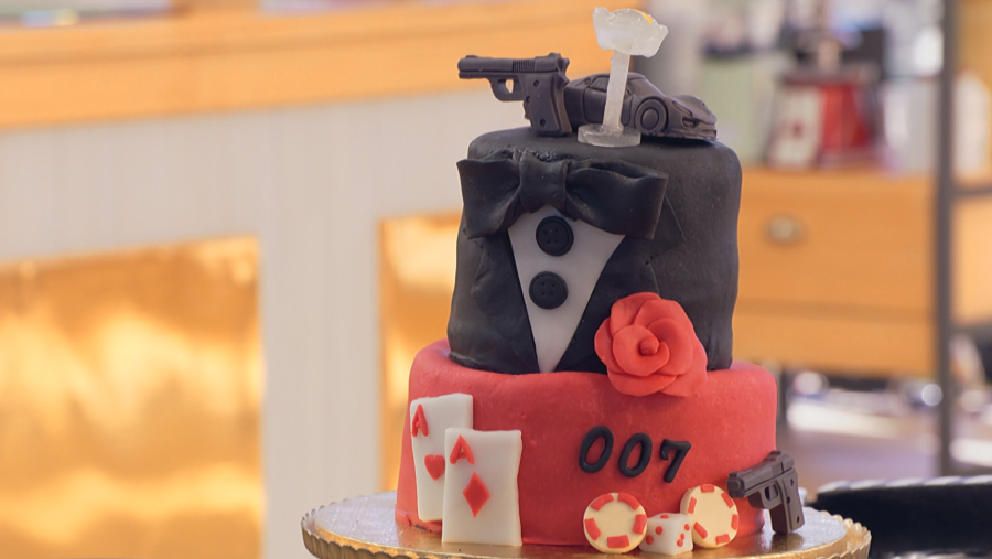 Imagen de 'Agente 007' de Ana Boyer en 'Bake Off: Famosos al horno'