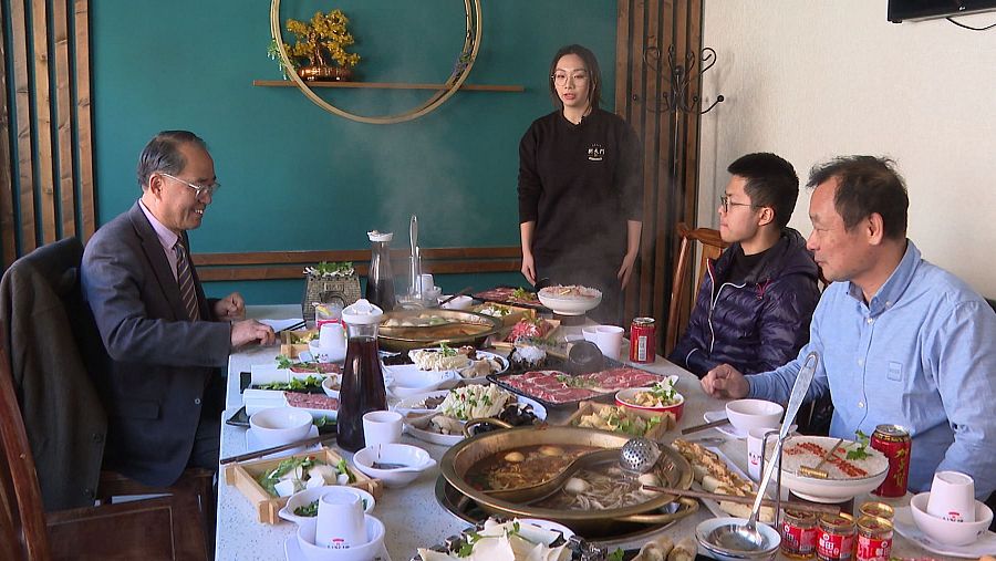 La mayoría de los clientes del restaurante Chaotianmen de Usera son chinos
